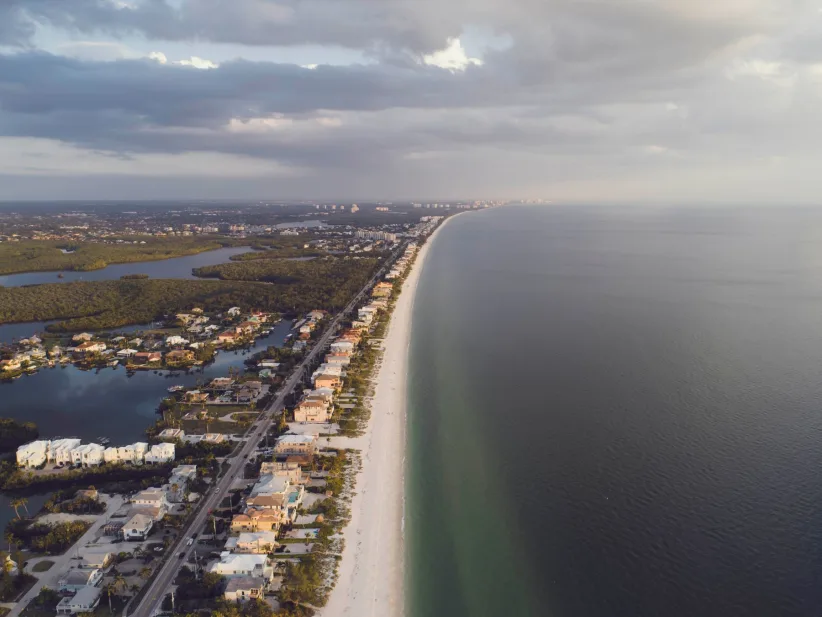 Beachfront homes along the Gulf in Naples